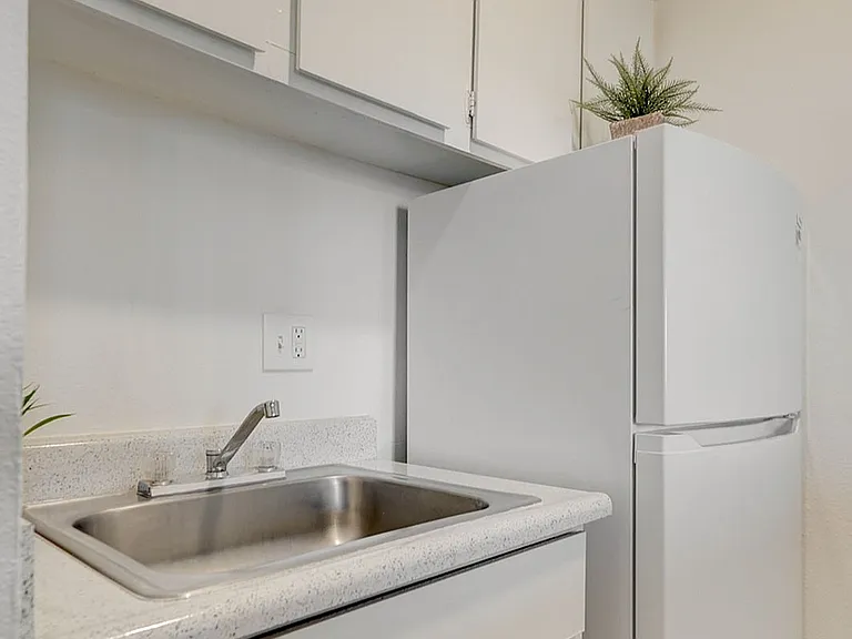 4050_Palos Verdes St_model-17
