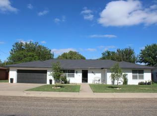 306 Douglas St, Hereford, TX 79045
