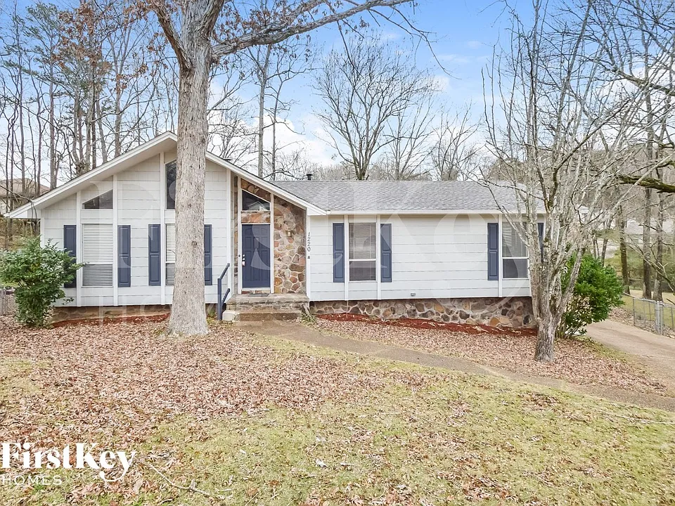 1220 Westridge Ln