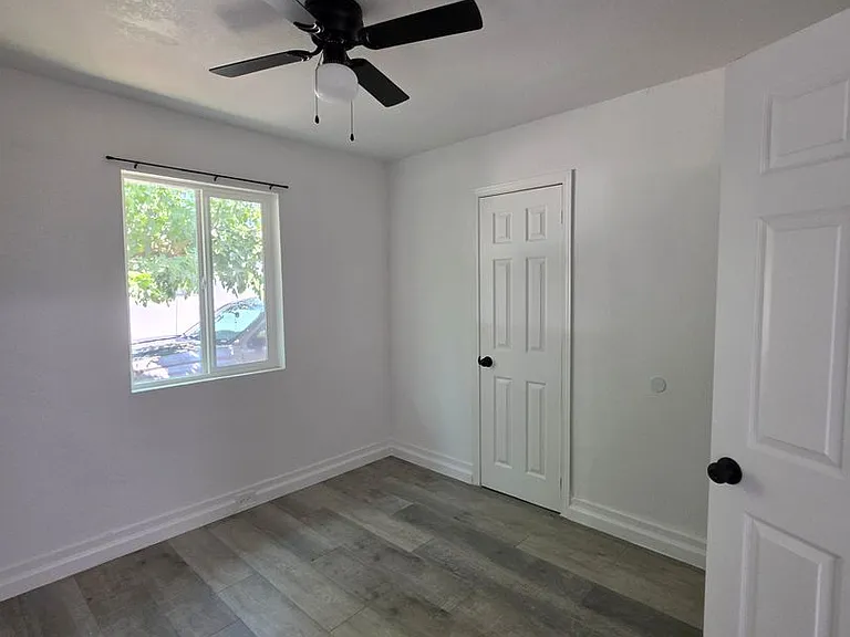 1178 E Park Way — Photo 9