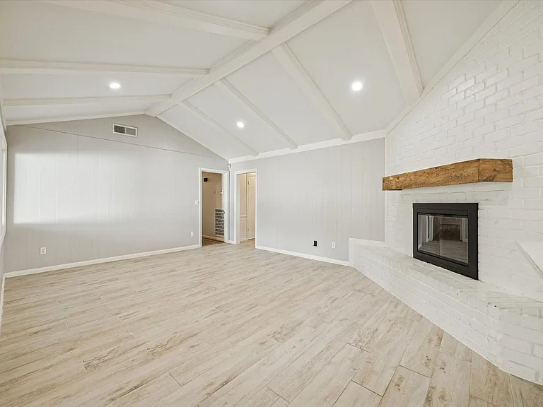 2127 Blue Willow Dr — Photo 10