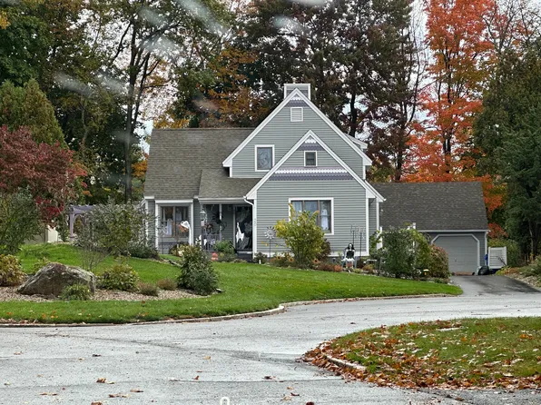 20 Magnolia Hl, West Hartford, CT 06117