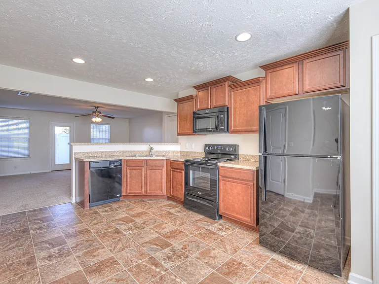 4325 Aurora Cir — Photo 12
