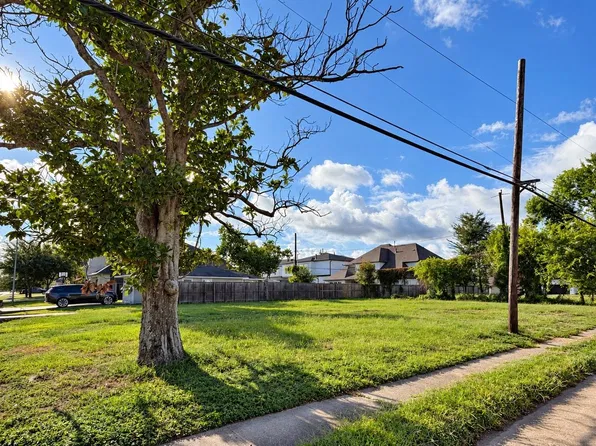 6629 Schiller St, Houston, TX 77055