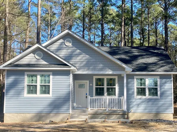 99 Armed Forces Dr, Montross, VA 22520