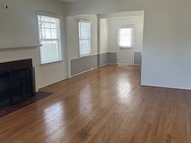 N Griffith Park Dr — Photo 24