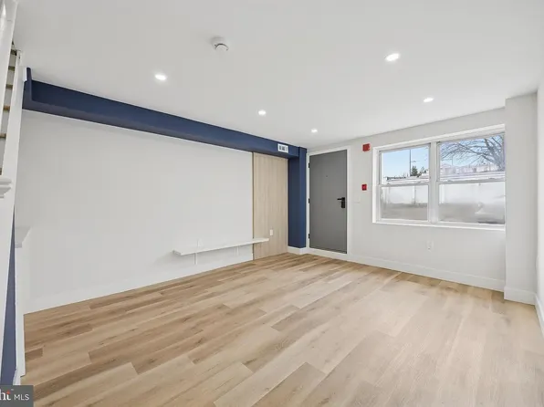 4522 Baker St, Philadelphia, PA