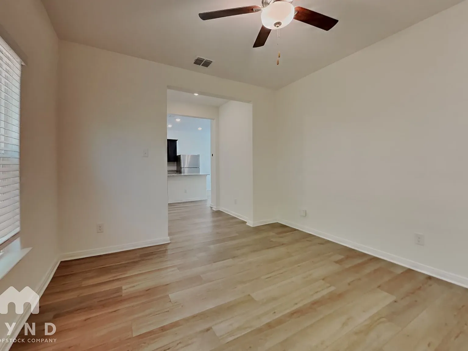 3 bed, 2.5 bath, 1430 sqft, $1,459 — Photo 3