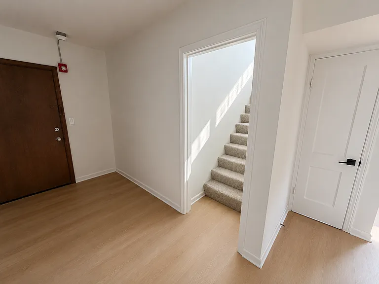 1660 2nd St #4 — Photo 9