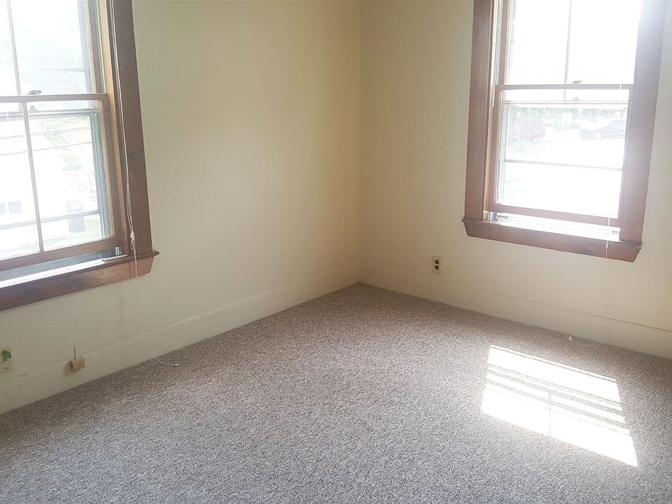 2nd image of 75 Faxon St