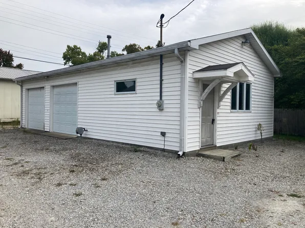 6 E First St, Carthage, IN 46115