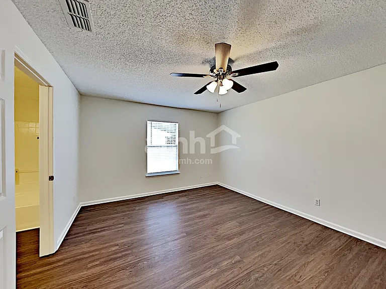 3155 Olde Sutton Parke Dr — Photo 10