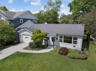 128 S Walnut Ave, Arlington Heights, IL 60005