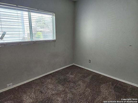 4th image of 3914 Wisteria Way