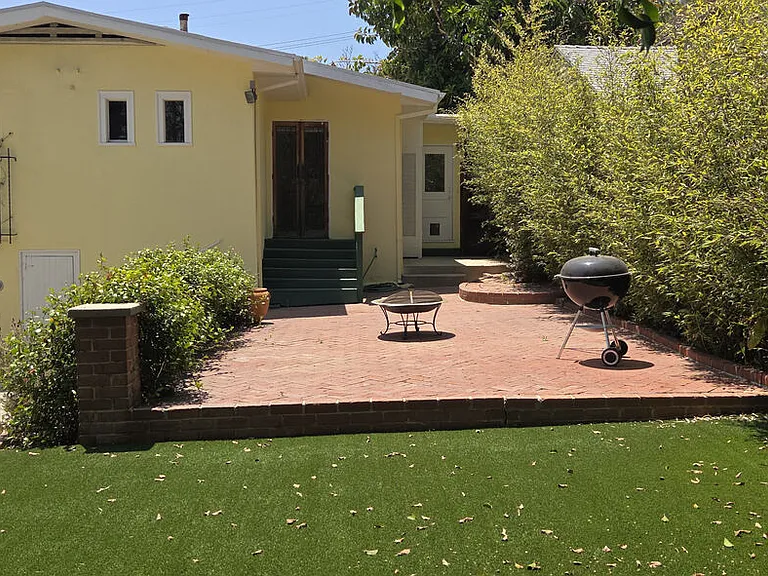 1204 N Hilldale Ave — Photo 3