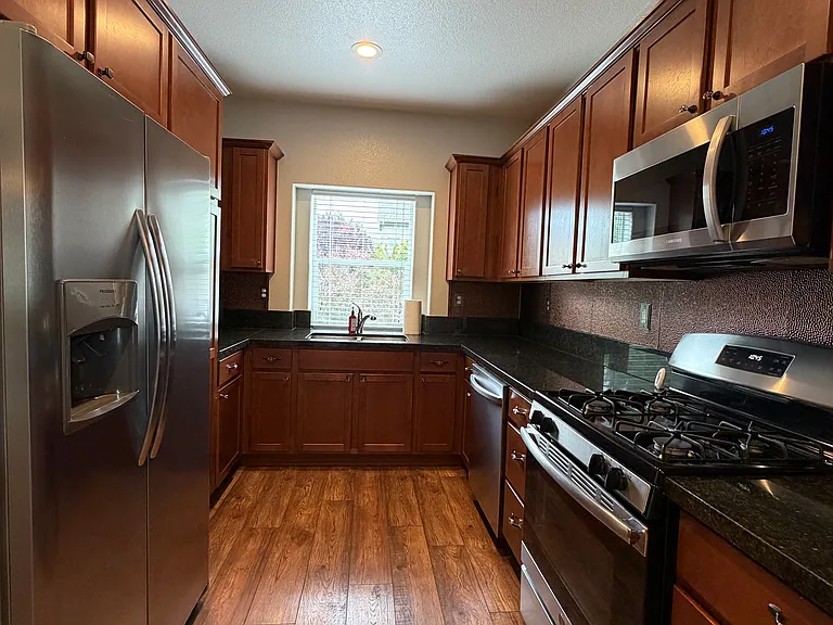 985 Marble Hills Cir — Photo 10