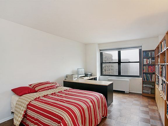 4th image of 140 W End Ave #29L