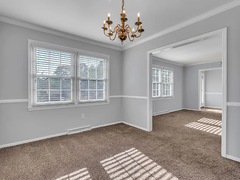 4 Dickens Ln — Photo 10