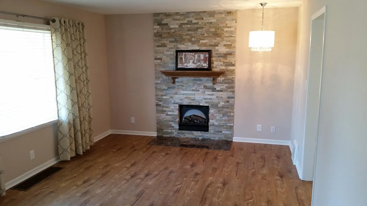 2 bed, 768 sqft, $1,200 — Photo 4
