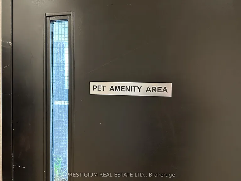 500 Dupont St #303 — Photo 31