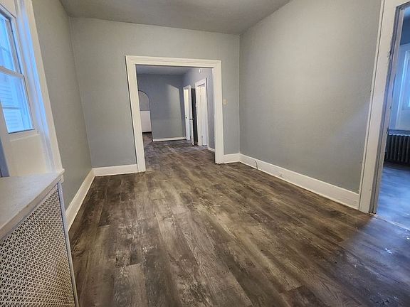 3rd image of 421 W 16th St #1