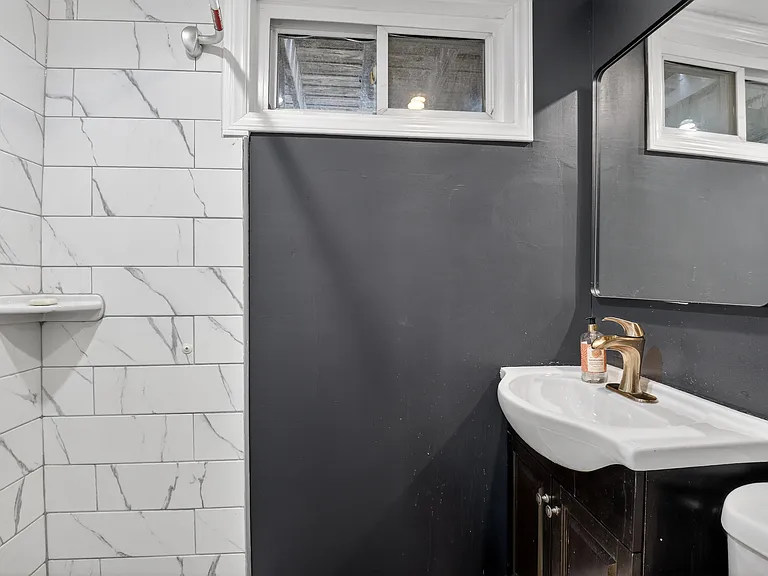 162 Forrester St SW — Photo 26