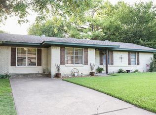 810 Loy Ln, Ennis, TX 75119