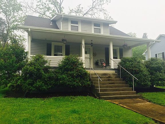 3rd image of 2902 Vinyard Ave NE