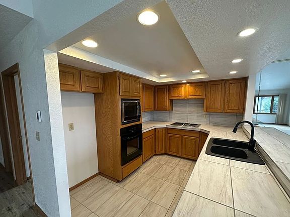 3rd image of 1529 E Loch Haven Dr
