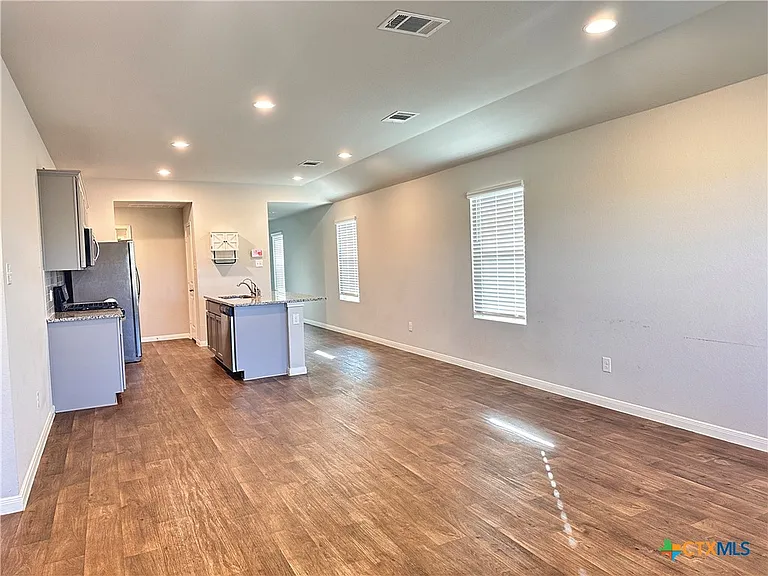 304 Fall Aster Dr — Photo 2