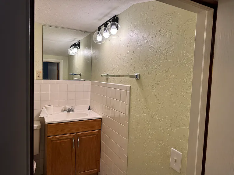 331 W Hurd St — Photo 7