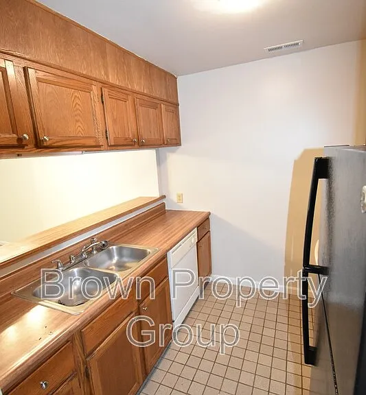 244 Wickford Ct #4 — Photo 6