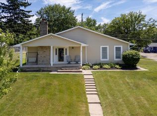 795 Hogarth Ave, Waterford, MI 48328
