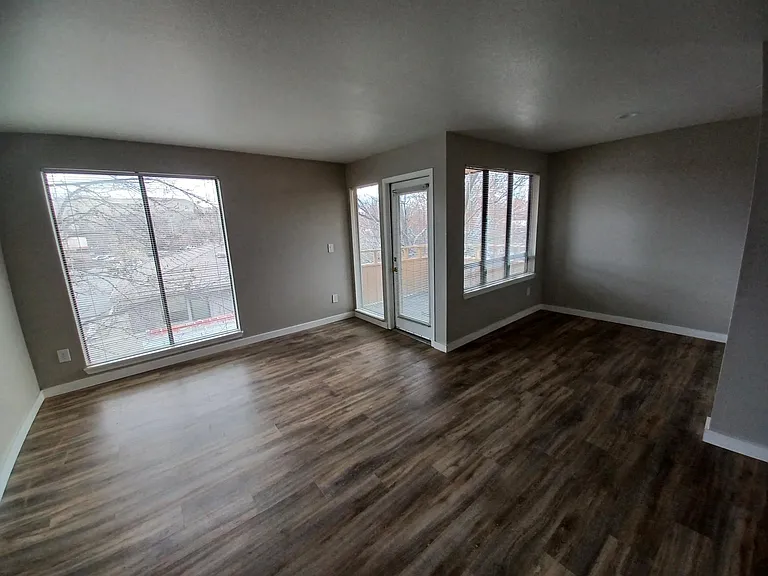 Plaza Apartments — Photo 14