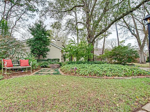 3rd image of 10303 Briar Dr
