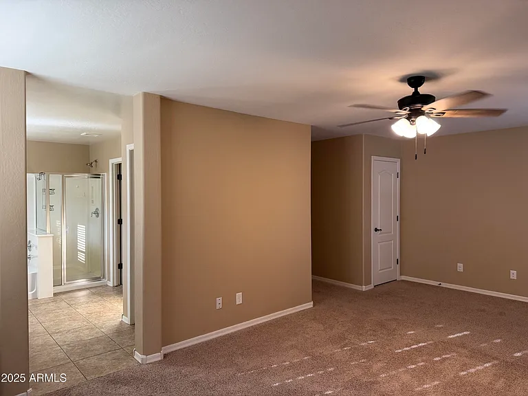 4050 E Oakland St — Photo 12