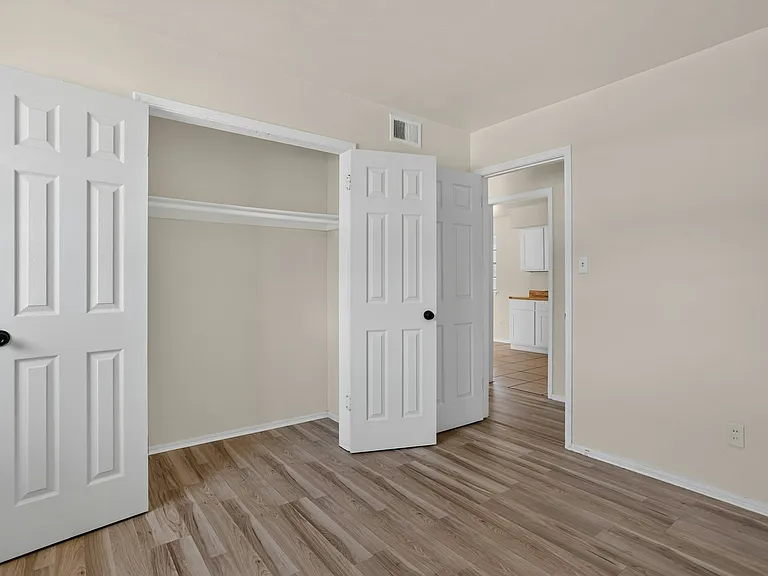 1004 Lotus Ave — Photo 6