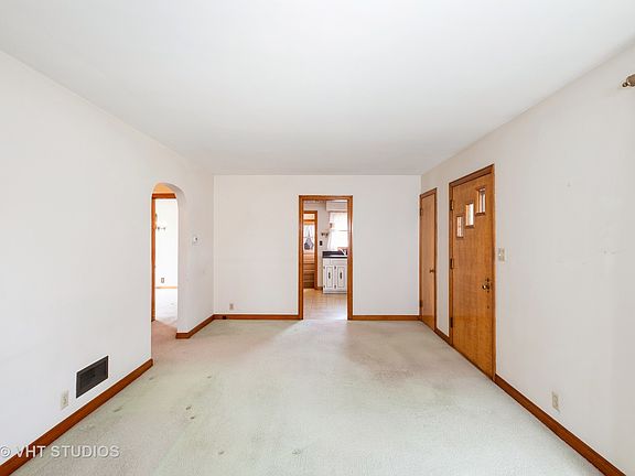 5th image of 15862 S Park Ave