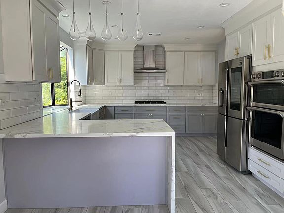 4th image of 9109 Shady Hollow Way