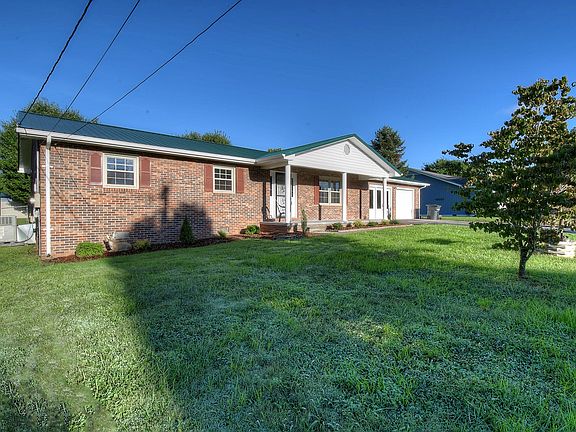 3rd image of 194 Mayfield Dr