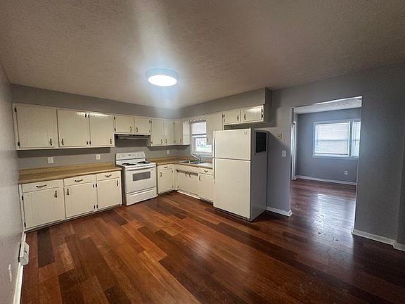 3rd image of 239 Galway Dr