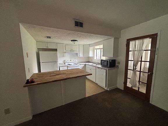 2nd image of 852 West St