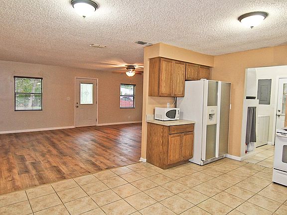5th image of 2637 Isabella Ave