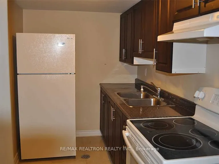 75 Highhill Dr #BASEMENT — Photo 2