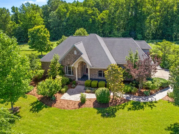 3693 Glen Raven Rd, Cedar Hill, TN 37032