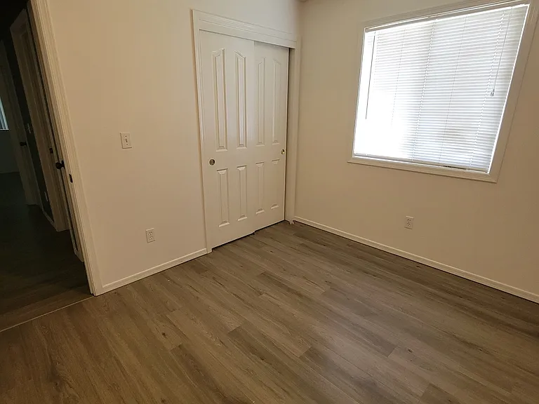 2513 W Grouse Ave — Photo 9