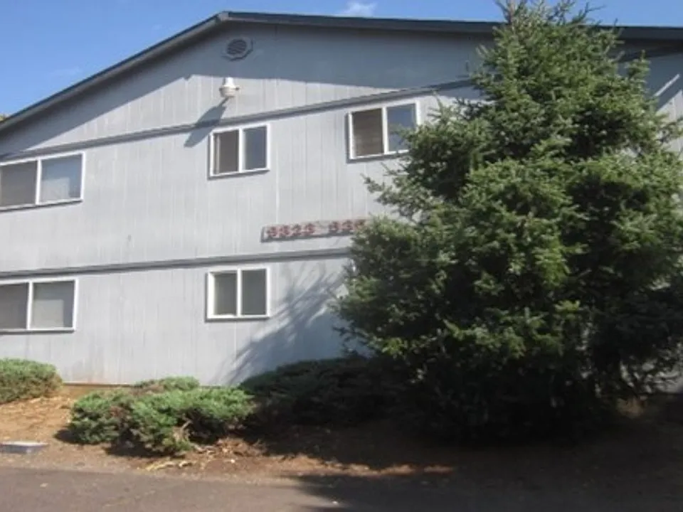 9323-9347 SE Ramona St