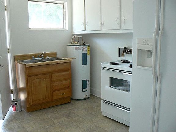3rd image of 1313 Ivy St