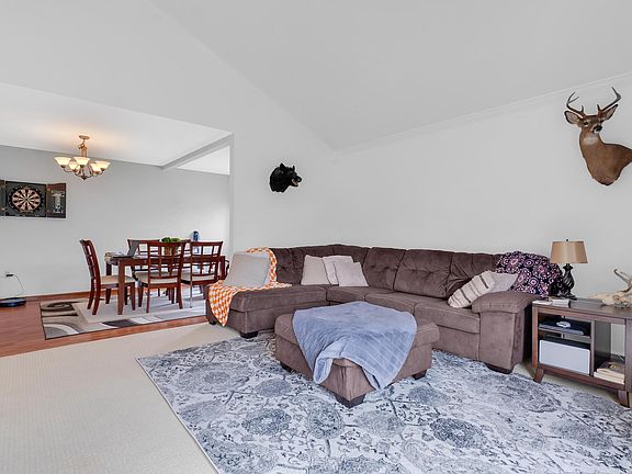 5th image of 1060 Pebble Dr
