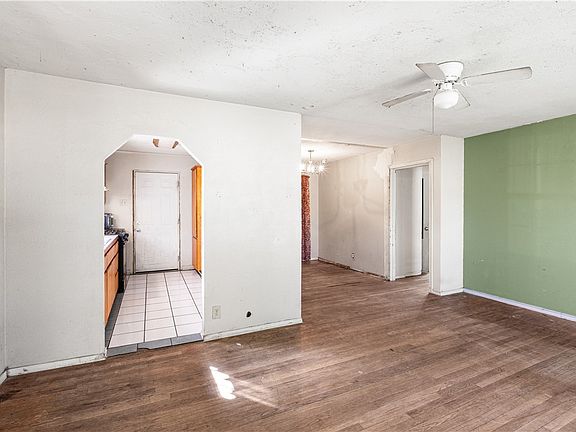 4th image of 4310 Fir St